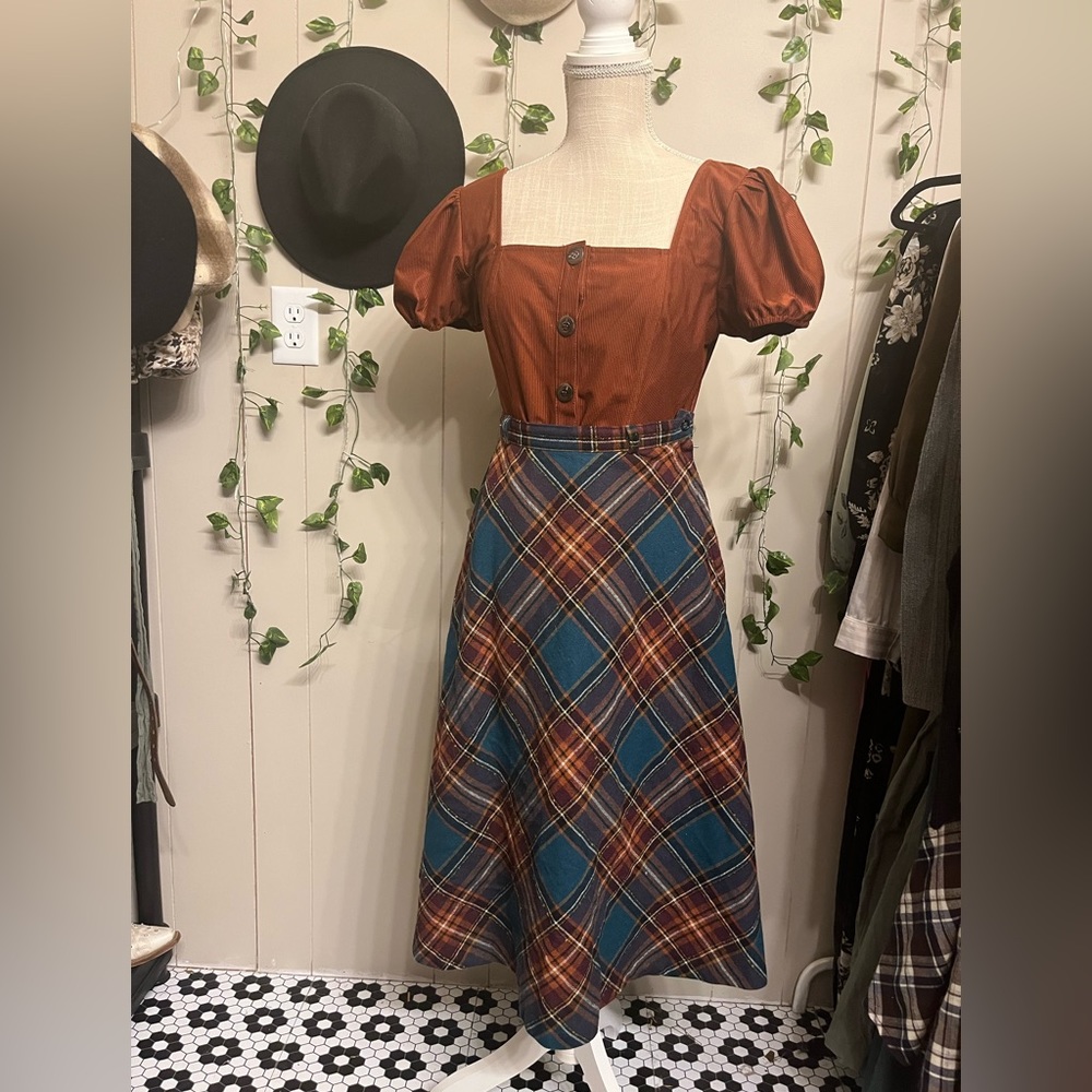 True vintage multicolored a- line wool skirt BRAND UNKNOWN UNION TAG